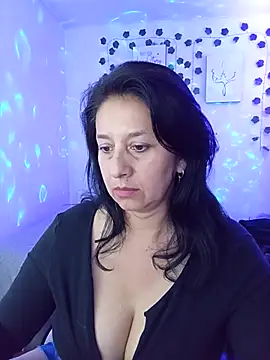 camilalatti online show from February 17, 2025, 12:43 am