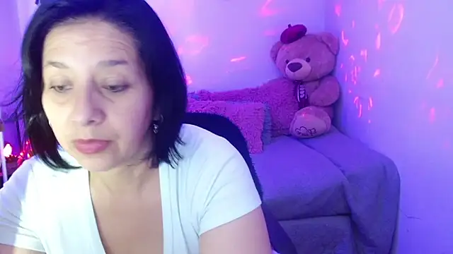 camilalatti online show from October 4, 2025, 11:58 pm