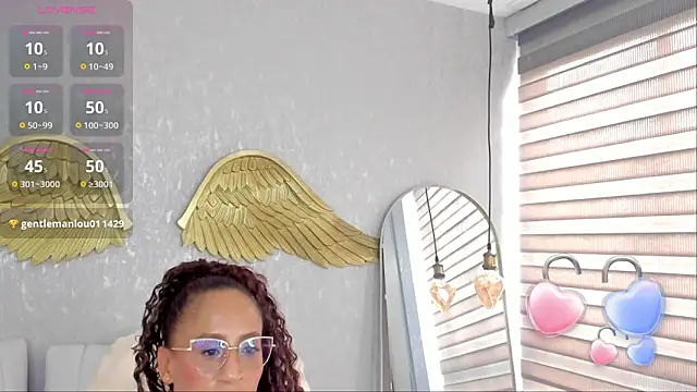 EmmaFerrary online show from November 6, 2025, 7:15 pm