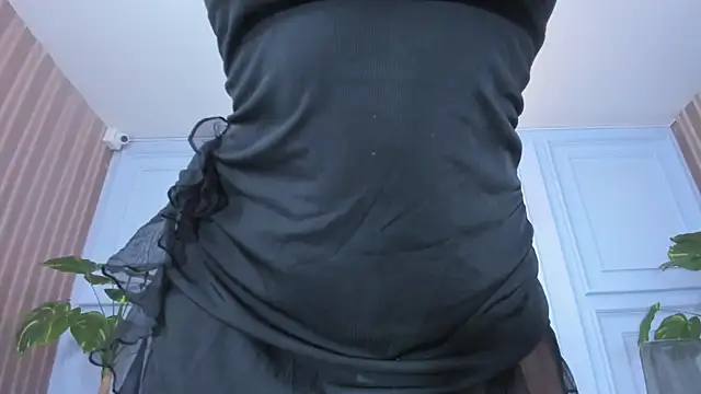 cintiagreyx online show from April 18, 2026, 7:07 pm