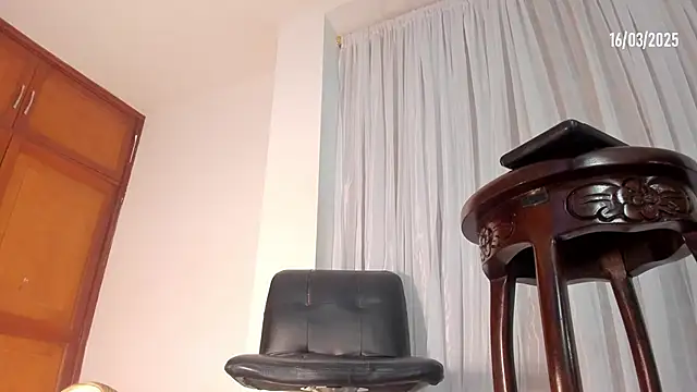 jaddyk  online show from March 16, 2025, 8:11 pm