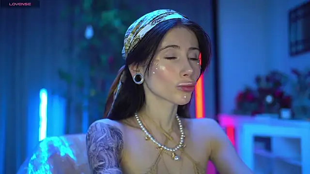 Your Nicolett online show from February 13, 2025, 1:40 am