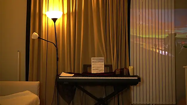 Your Nicolett online show from April 21, 2026, 11:40 pm