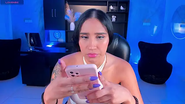 NickyLawson online show from April 21, 2026, 4:08 am