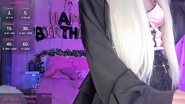 Snapshot of Misty_Shadow chatting on June 5, 2026, 10:59 pm Misty Shadow online show from June 5, 2026, 10:59 pm