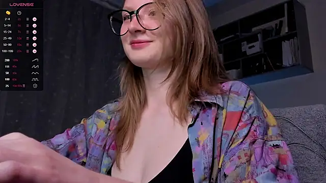 mollytuck online show from September 15, 2025, 4:40 pm