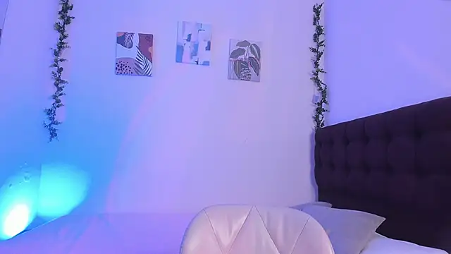 Athompzon online show from October 23, 2025, 7:23 pm