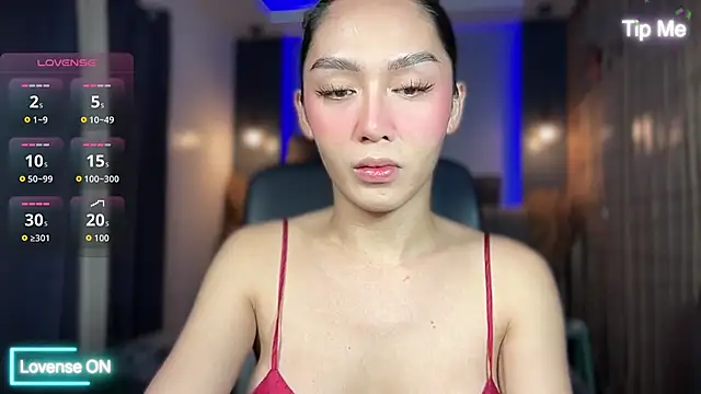 UrdreamTSgirl online show from November 5, 2025, 2:50 pm