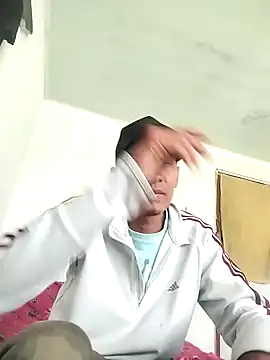 stifen  online show from February 19, 2025, 8:52 pm