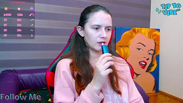 iris nikhols online show from November 17, 2025, 9:42 pm