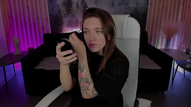 JennyDens online show from February 26, 2025, 2:37 am