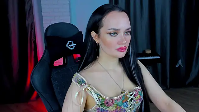 QueenAliss online show from December 13, 2024, 11:55 am