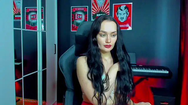 QueenAliss online show from February 25, 2025, 5:30 am