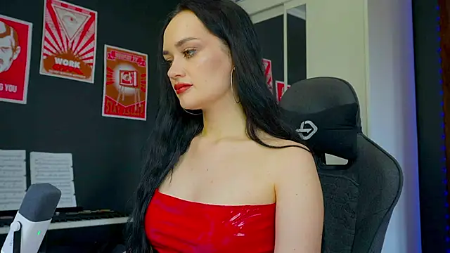 QueenAliss online show from September 26, 2025, 5:33 am