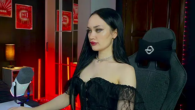 QueenAliss online show from February 2, 2026, 6:01 am