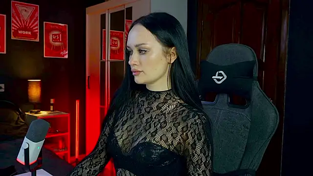 QueenAliss online show from February 12, 2026, 7:58 am