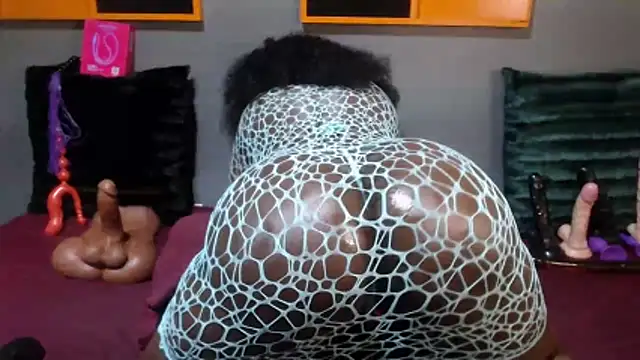 DarkNSpicy4U online show from November 26, 2025, 4:13 am