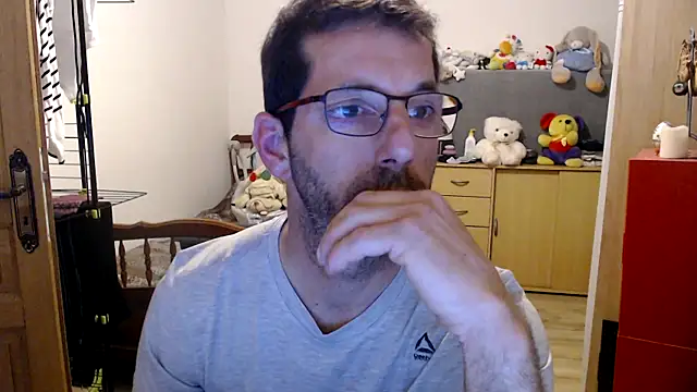 steph19x5 online show from March 7, 2025, 6:43 pm