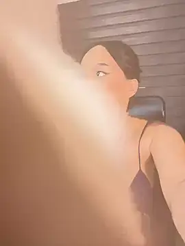 Little Amber6 online show from December 18, 2024, 5:04 am