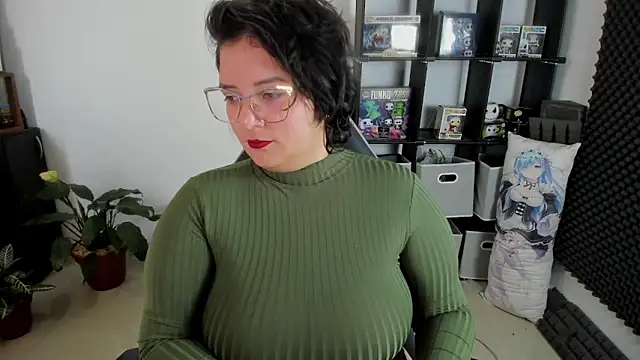 aika-dreams online show from December 5, 2024, 12:33 pm