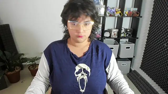 aika-dreams online show from February 15, 2025, 12:11 pm