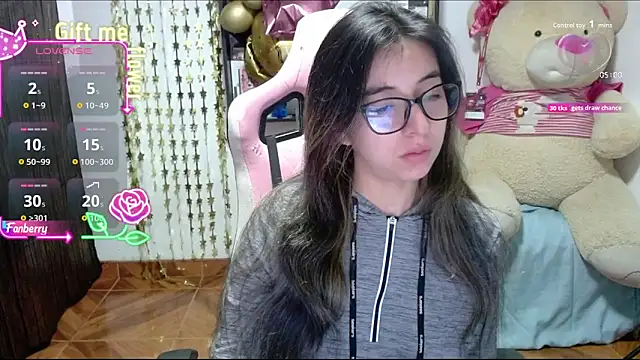 Maggie Fox3 online show from October 7, 2025, 1:36 am