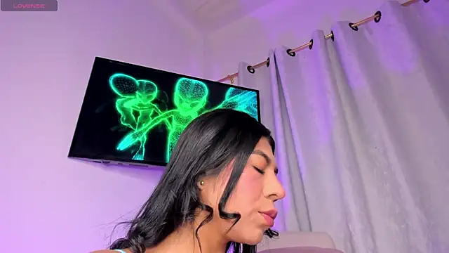 VictoriaVX online show from September 18, 2025, 11:23 am