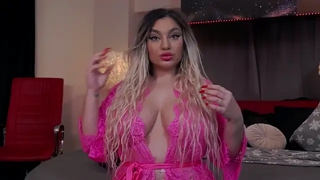 Snapshot of Larissa_K chatting on January 29, 2025, 9:28 pm Larissa K online show from January 29, 2025, 9:28 pm