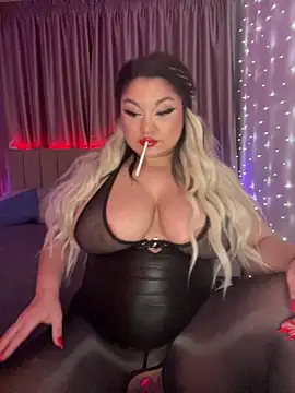 Snapshot of Larissa_K chatting on November 21, 2025, 2:49 pm Larissa K online show from November 21, 2025, 2:49 pm