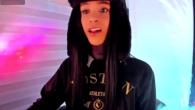 stormytt  online show from September 19, 2025, 1:40 am