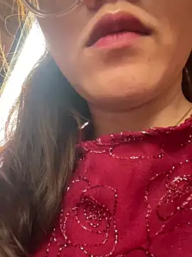 HinaLovely online show from January 29, 2025, 4:47 am