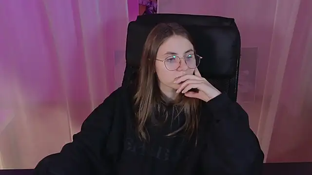  AnnaStark  online show from February 9, 2025, 6:16 pm