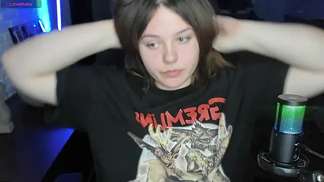 XNirvanaX online show from September 22, 2025, 2:35 am