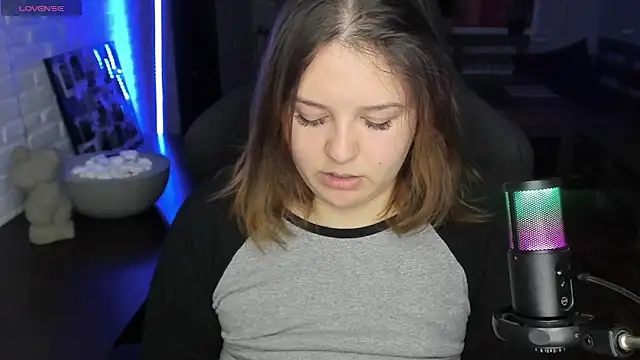 XNirvanaX online show from October 9, 2025, 1:47 am