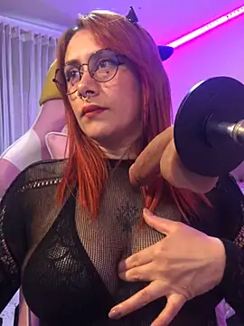 Luna Paris  online show from January 29, 2025, 10:01 pm