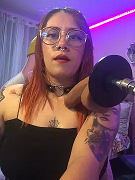 Luna Paris  online show from February 9, 2025, 12:17 am