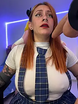 Luna Paris  online show from December 4, 2025, 11:35 pm