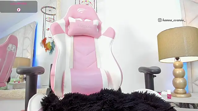 Hanna Evaanss online show from February 12, 2025, 5:05 am