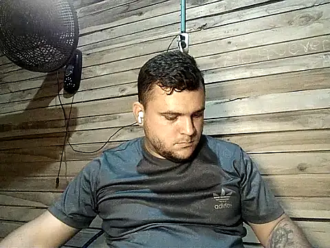 Arcangel 05 online show from April 24, 2026, 4:26 am