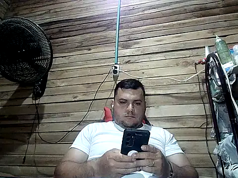 Snapshot of Arcangel_05 chatting on May 29, 2026, 4:21 am Arcangel 05 online show from May 29, 2026, 4:21 am