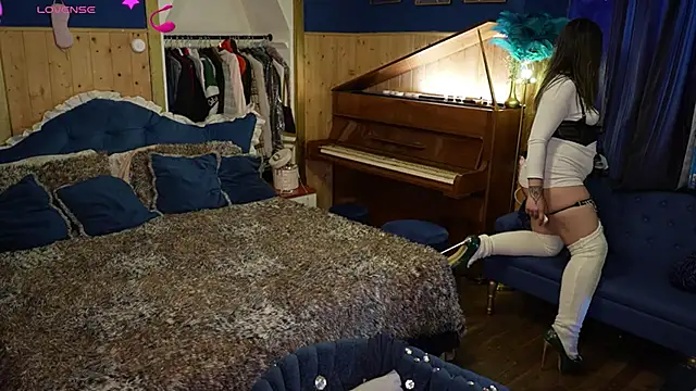 VanessaDoyle online show from September 13, 2025, 9:03 pm