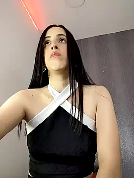 Amira Milker online show from February 1, 2025, 8:05 pm