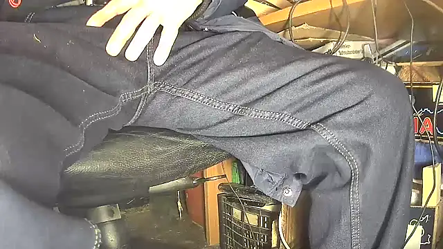 nonnomaturobisex online show from February 4, 2025, 3:26 pm