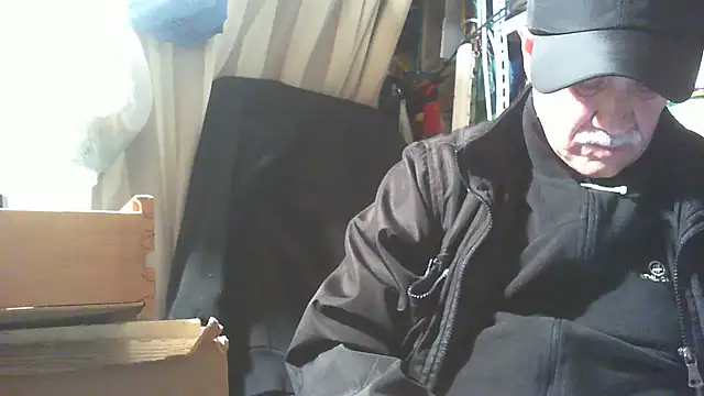 nonnomaturobisex online show from October 21, 2025, 3:13 pm