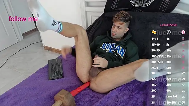 madmaxxx1989 online show from January 10, 2025, 6:20 am