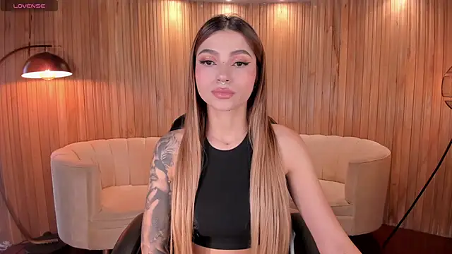 LexieWayne online show from February 14, 2025, 8:05 pm