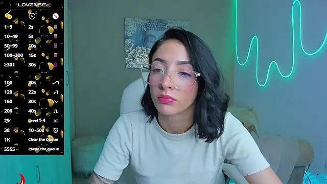 barbie scoth  online show from October 4, 2025, 11:36 pm