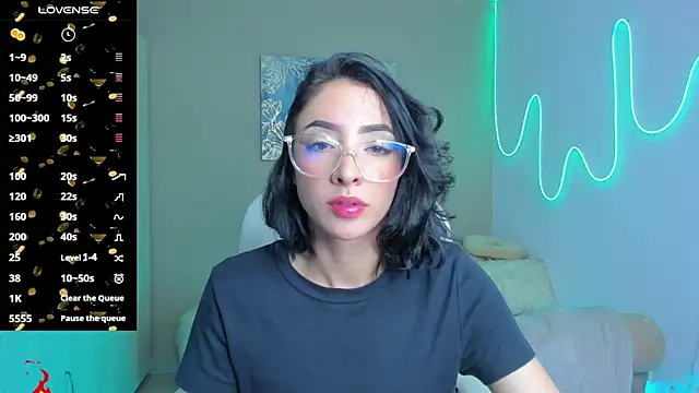 barbie scoth  online show from October 10, 2025, 4:00 am