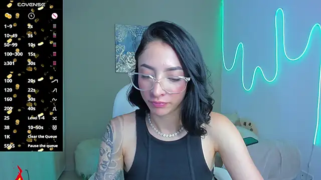 barbie scoth  online show from October 23, 2025, 7:56 pm