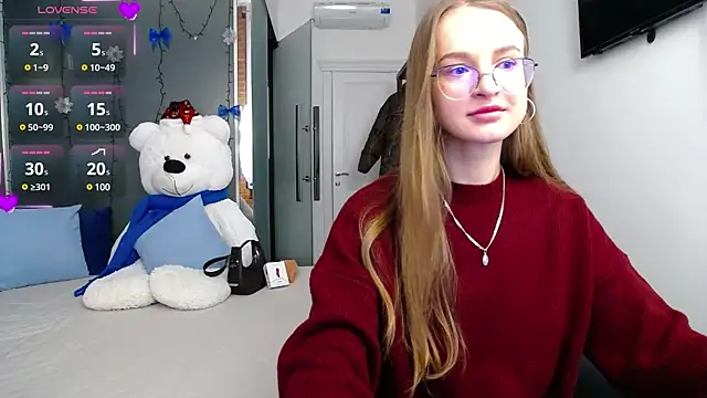 KateJonson online show from December 30, 2024, 1:14 pm